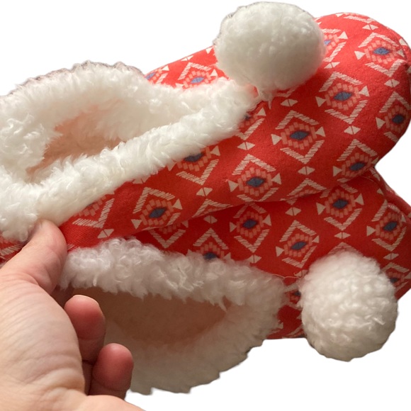 Cuddl Duds Pajama Set with Matching Slippers - Picture 6 of 7